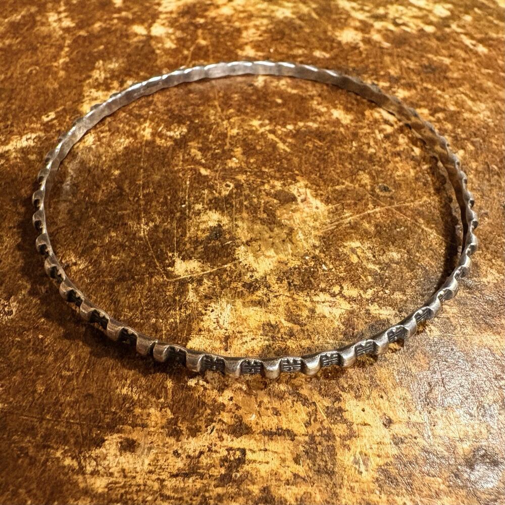 Sterling Silver Decorative Pattern Bangle Bracelet Vintage - Picture 5 of 8